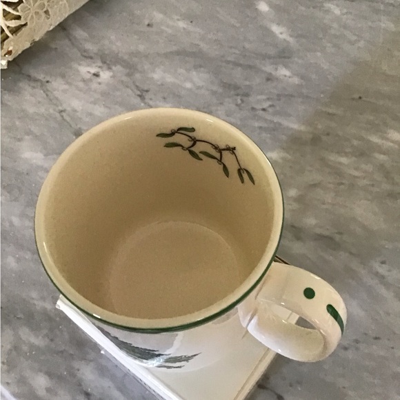 Spode Christmas demi tase - Picture 2 of 3